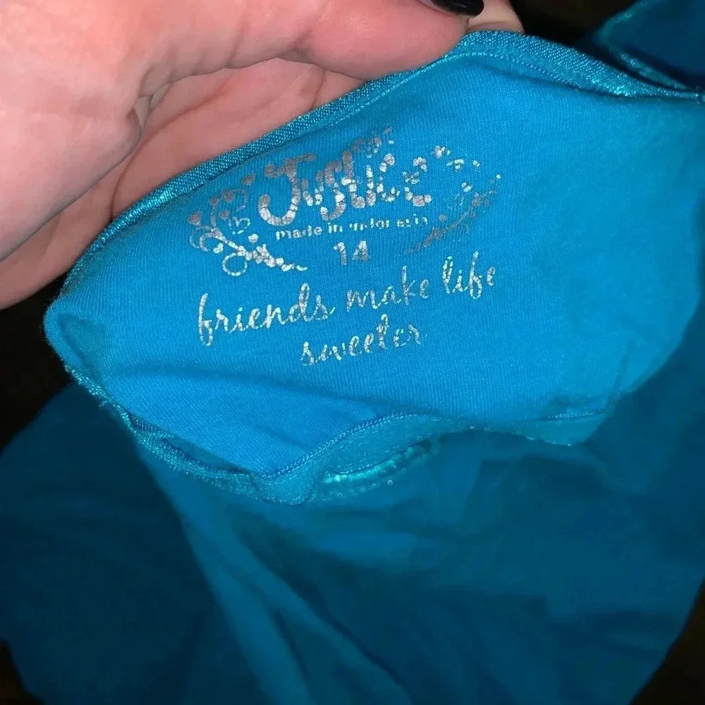 ✅Justice Tank Top - Picture 3 of 3